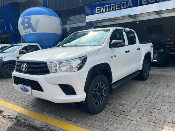TOYOTA HILUX 2.7 SR 4X2 CD 16V FLEX 4P MANUAL